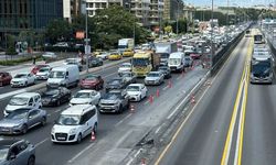 Trafik durma noktasına geldi: Uzun araç kuyrukları oluştu