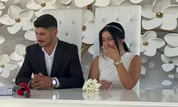 Gelinin zor anları! Nikah memuru olarak karşısına çıkınca gözyaşlarını tutamadı