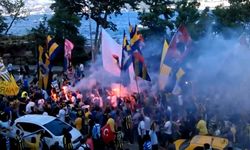 Fenerbahçe taraftarı Yoğurtçu Parkı'nda toplandı! Ali Koç istifa sesleri