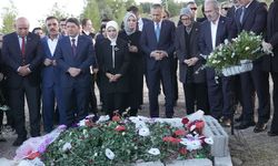 3 Bakan, Narin'in mezarını ziyaret etti! "Yaptıkları caniliğin bedelini ödeyecekler"