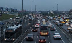 İstanbul'da mesai bitiminde yoğunluk arttı! Trafik durma noktasına geldi