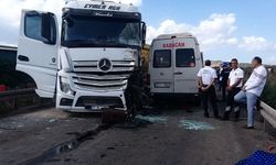 Adana'da feci kaza! TIR ve servis minibüsü çarpıştı: Çok sayıda ölü ve yaralı var