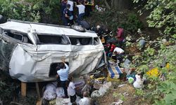 Tokat'ta fındık işçilerini taşıyan minibüs devrildi: Çok sayıda yaralı var