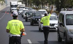 Trafikte çakar avı! Binlerce sürücüye ceza kesildi