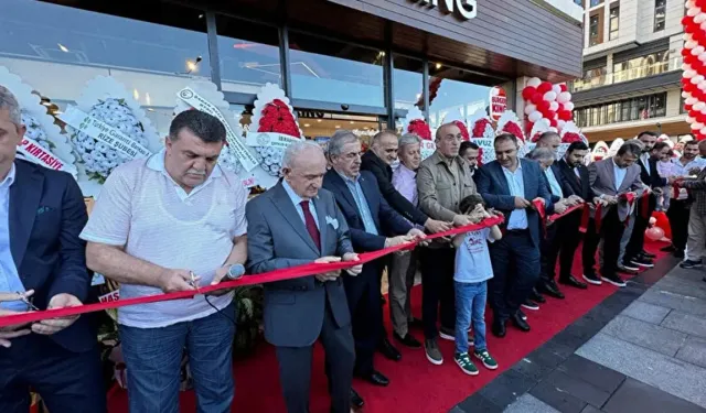 Boykot edilen markanın açılışına katılmışlardı: Disipline sevk edildiler