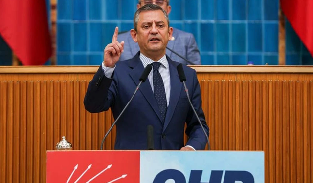 CHP lideri Özel partisinin grup toplantısında konuştu: Ben de el yükseltiyorum, Kürtlere bir devlet teklif ediyorum