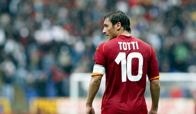 Dünyaca ünlü yıldız 48 yaşında yeşil sahaya geri dönüyor! Totti: Serie A'da etki yaratabilirim!